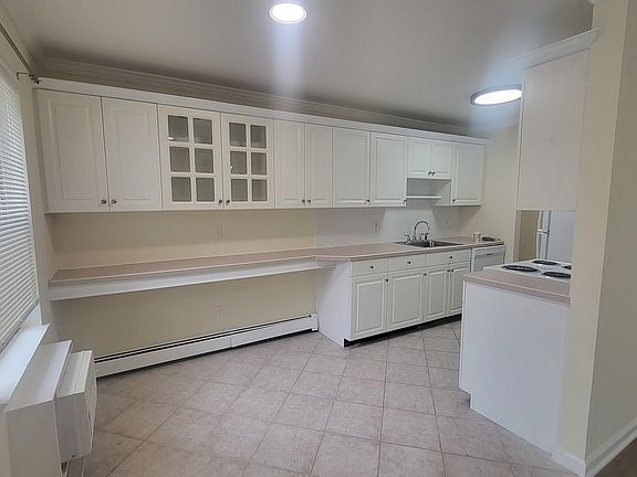 2nd image of 29 Balance Rock Rd APT 6