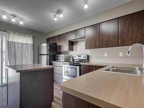 3rd image of 30 E Carleton Ave #406