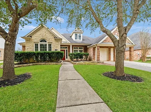706 Silver Creek Cir Photo 1