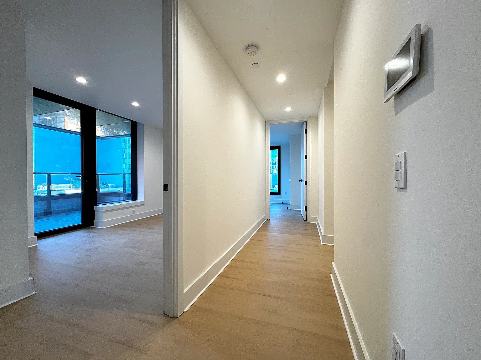 260 Gold St — Photo 3