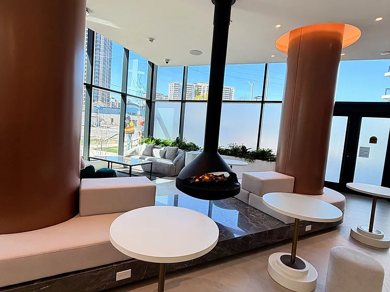 60 Central Park Dr #Penthouse 02 — Photo 4
