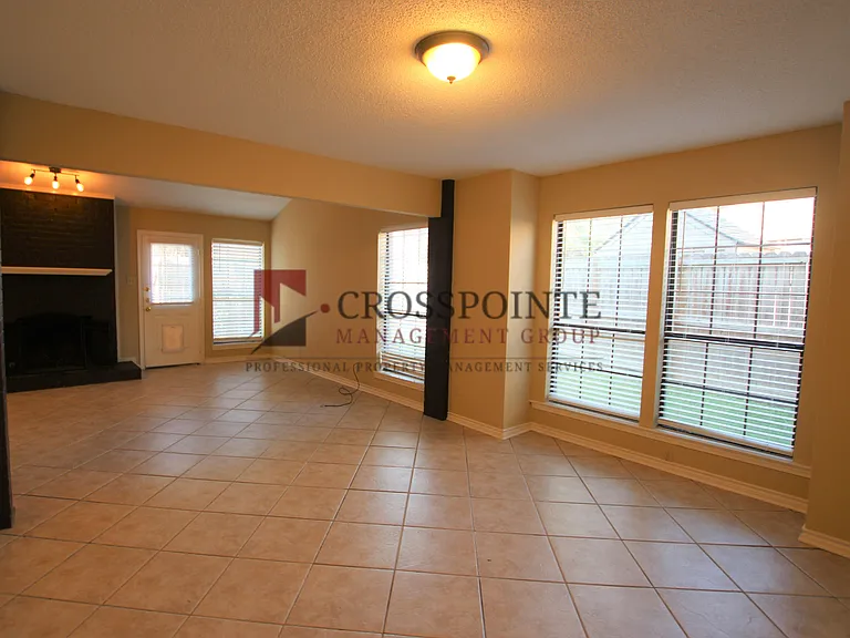 5875 Creekside Cir — Photo 7