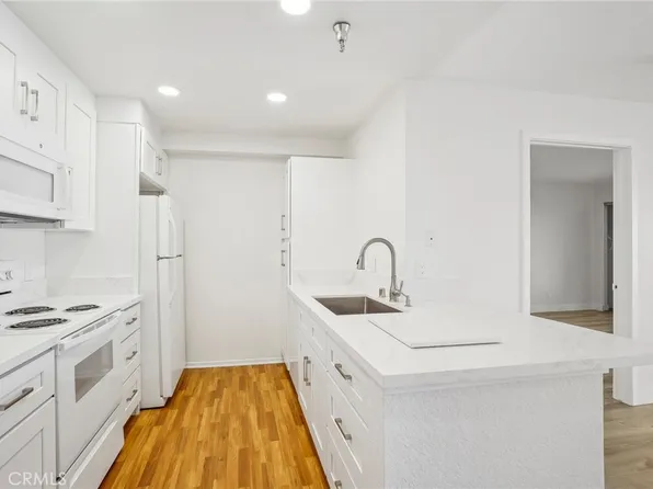 11410 Dolan Ave Unit 220, Downey, CA 90241