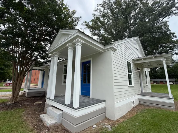 401 McKee St #403, Starkville, MS 39759