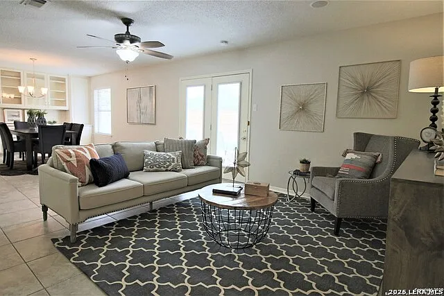 4 bed, 2049 sqft, $1,900 — Photo 2