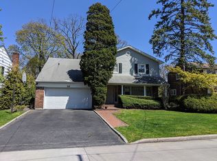 4 Sealy Dr, Lawrence, NY 11559