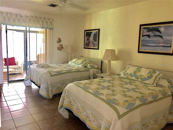 3rd image of 908 Villas Dr Unit 3