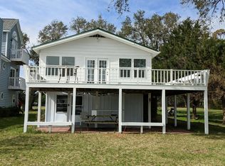 593 Hickory Point Rd, Hampstead, NC 28443