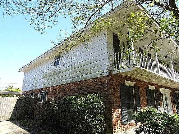 LEFT SIDE OF HOME