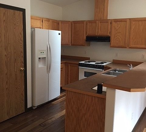 3rd image of 18003 Mossywood Ct SE