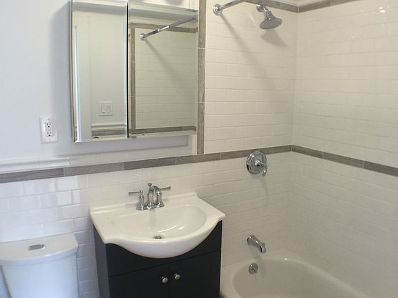 5th image of 483 Ocean Pkwy APT 4D
