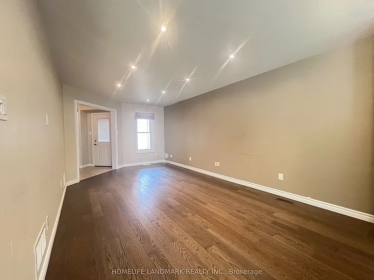 71 Steele Valley Ct — Photo 4