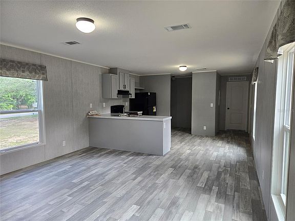 4th image of 8851 NE 105th Ave