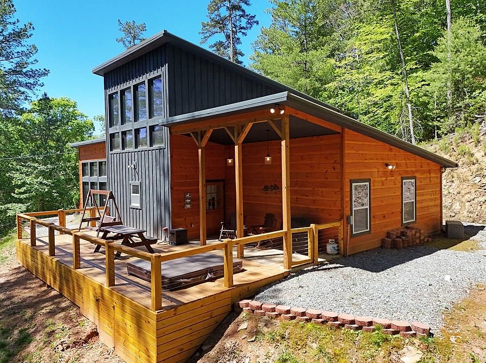 1st image of 709 Lyric Ln
