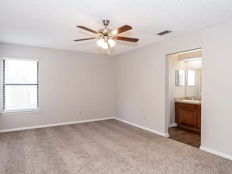 3413 Deerfield Pointe Dr — Photo 9