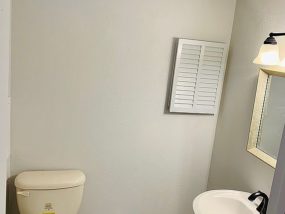 5th image of 4411 Shady Terrace Ln APT 311