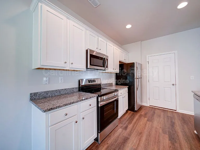 914 S Battleground Ave #4 — Photo 20