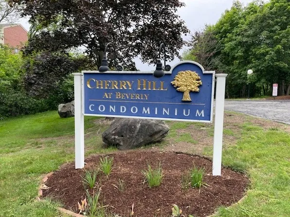 4 Duck Pond Rd APT 219, Beverly, MA 01915