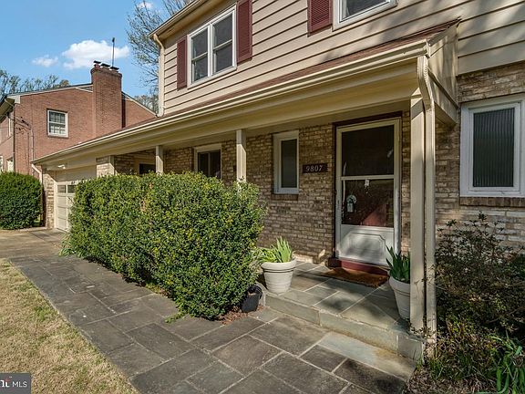 2nd image of 9807 Hillridge Dr