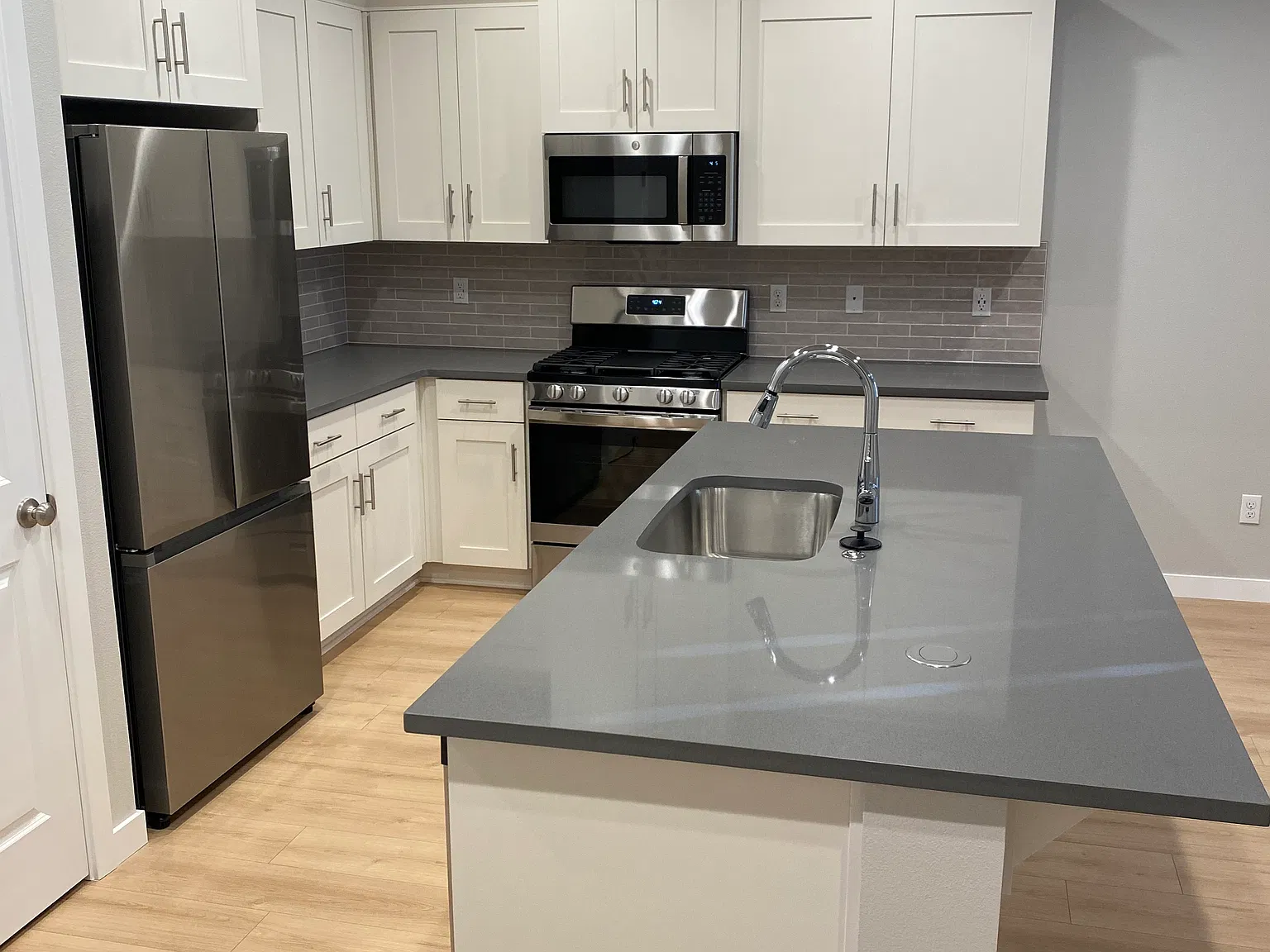 3 bed, 2.5 bath, 1520 sqft, $2,695 — Photo 3