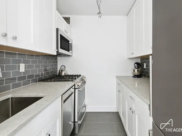 165 West End Avenue image 5 of 8