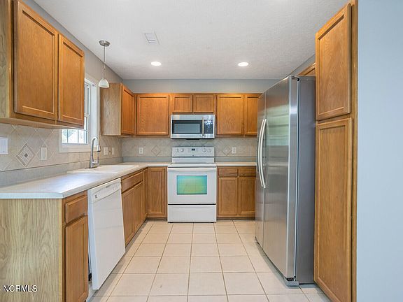 3rd image of 86 Stoney Creek Lane