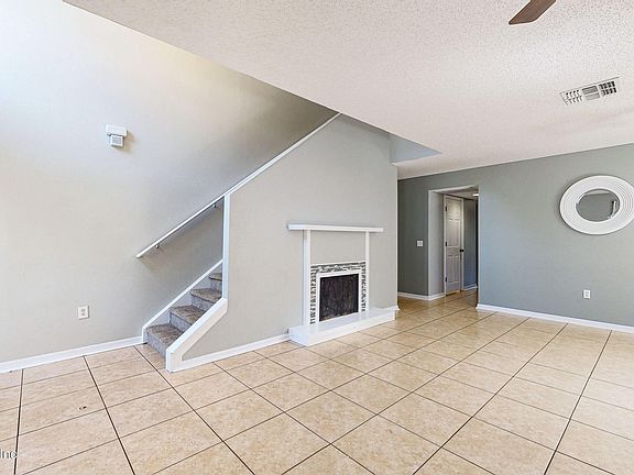 4th image of 8009 FOXDALE Drive