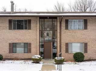 5083 Sanlin Dr, Coraopolis, PA 15108
