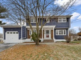 19 Ledgewood Rd, Flanders, NJ 07836