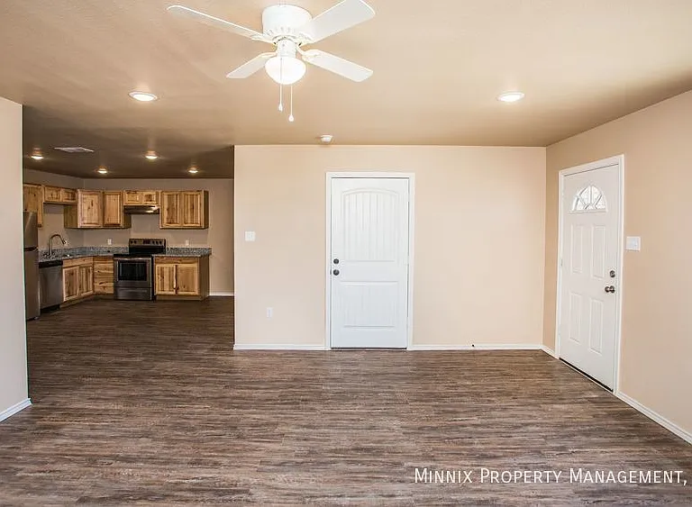 2602 N Avenue P — Photo 19