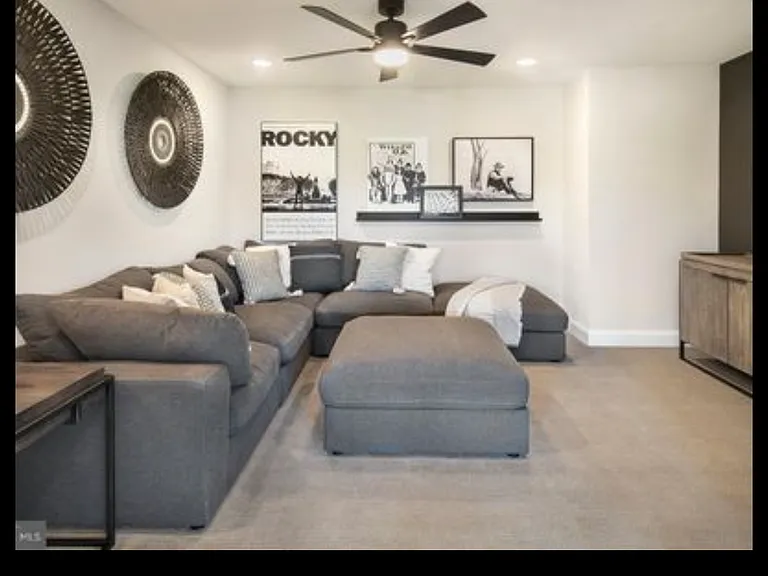 409 Sanctuary Ct — Photo 12