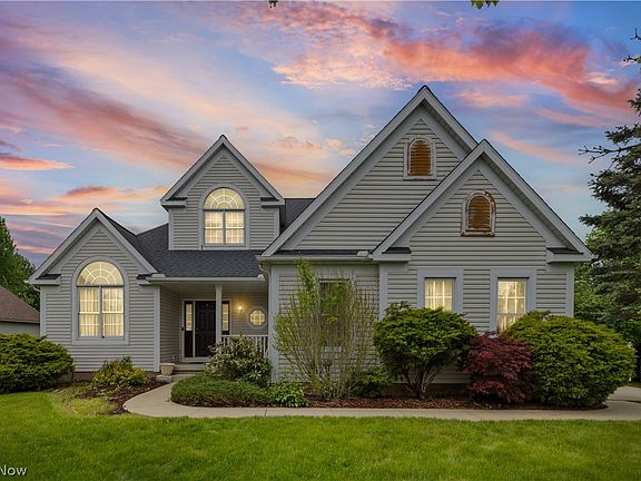 2nd image of 1919 Wendover Cir NE