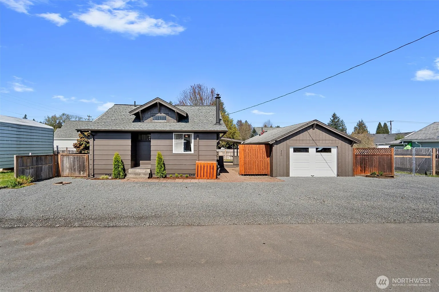 430 Maple Street photo 1