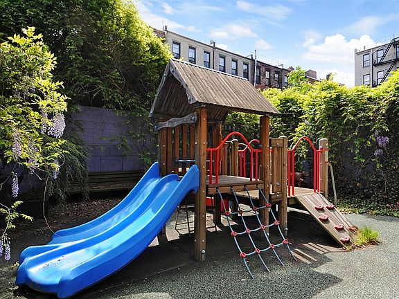 5th image of 154 W 122nd St