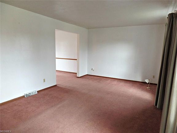 3rd image of 18 Centennial Dr