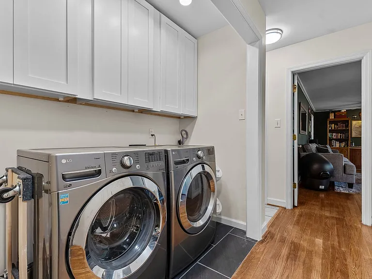 2125 Forest Hills Dr — Photo 21