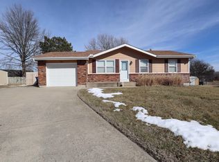 1310 Tall Grass Ct, Eudora, KS 66025