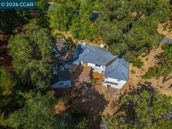 34 La Campana Rd, Orinda, CA 94563