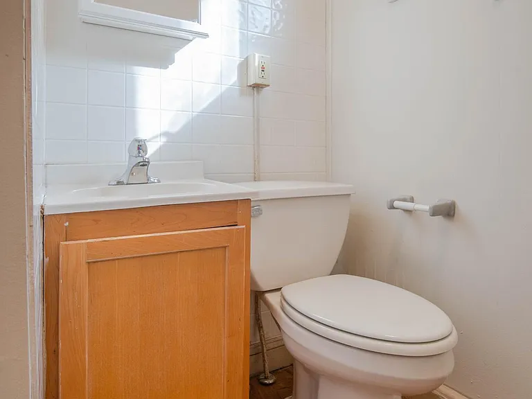 126 W Market St #4 — Photo 17