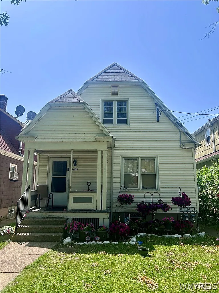 2 bed, 1.0 bath, 770 sqft, $800 — Photo 1