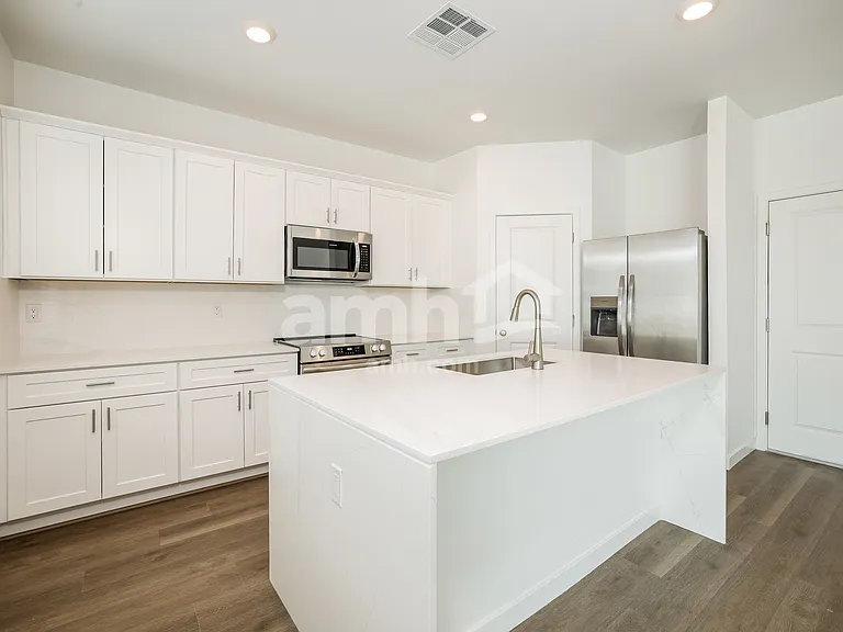 2328 Dolly Ave — Photo 3