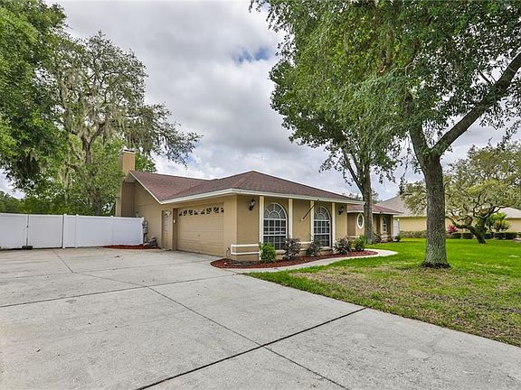 5th image of 7249 Stanford Dr