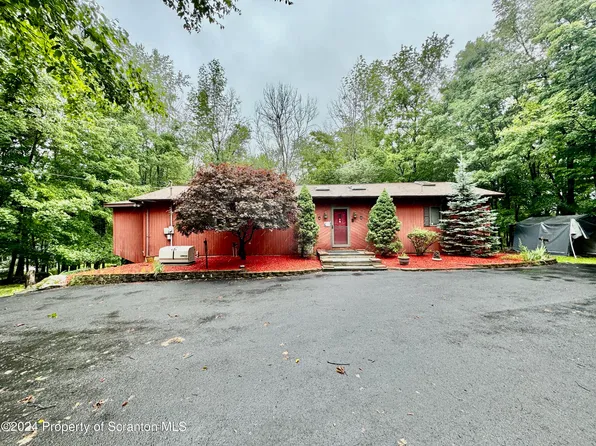 813 White Oak Dr, Forest City, PA 18421