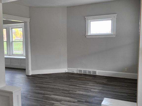 5th image of 7903 Decker Ave #Up