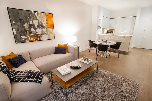 Sold by The Marketing Directors (Arias) | media 15