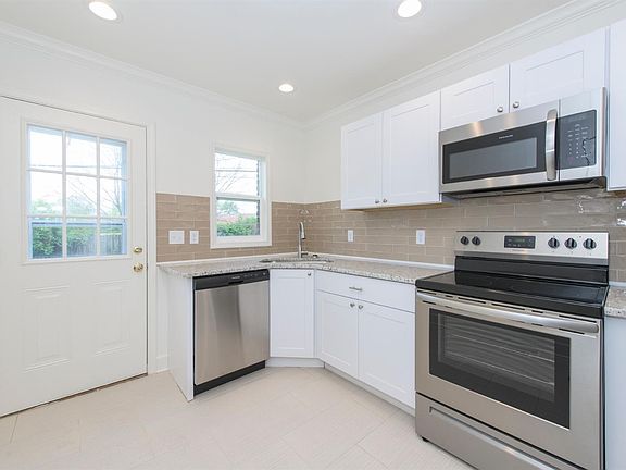 4th image of 265 Taylor Dr