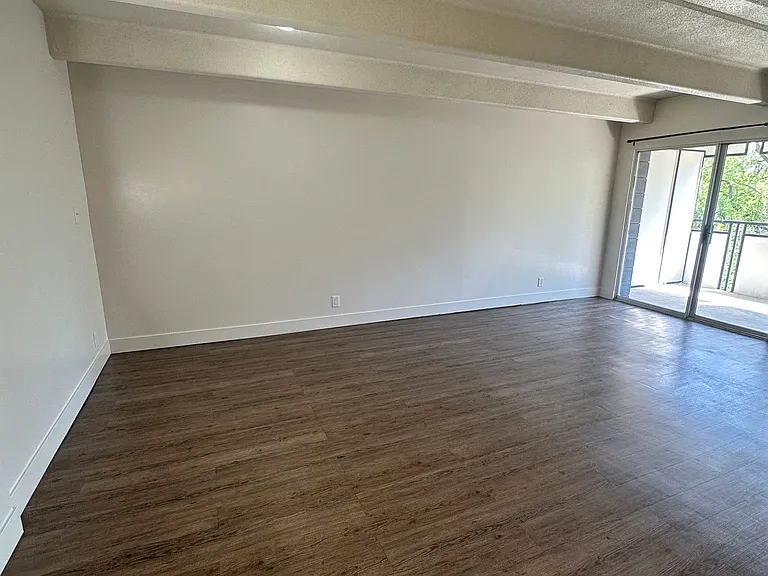 Luxe Tower apartments — Photo 51