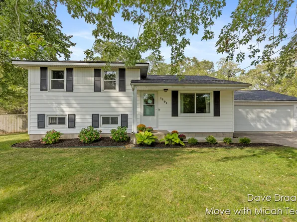 1101 Robin St, Jenison, MI 49428