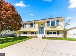 302 Nature Walk Ln, Pasadena, MD 21122