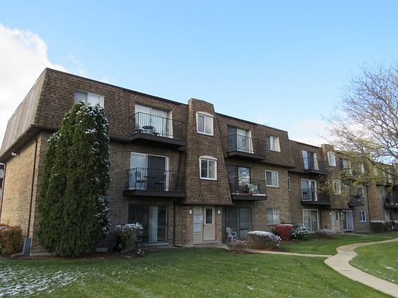 2nd image of 9481 Bay Colony Dr APT 1S